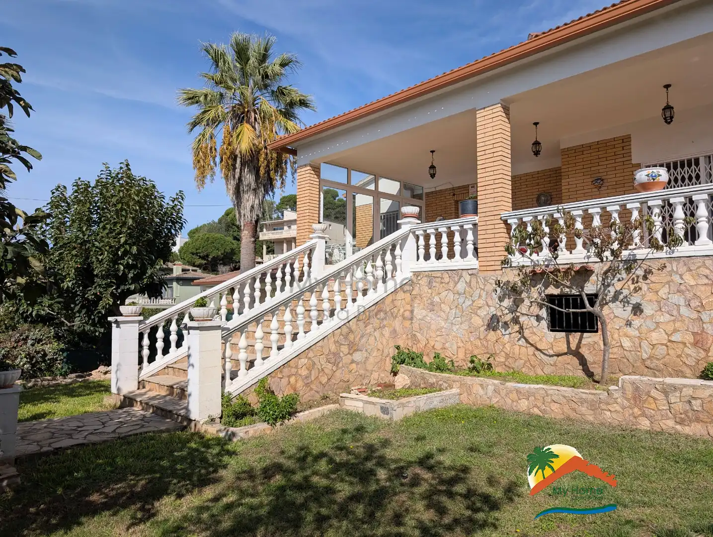 Vista exterior de Casa o xalet en venda en Lloret de Mar amb Calefacció, Jardí privat i Terrassa