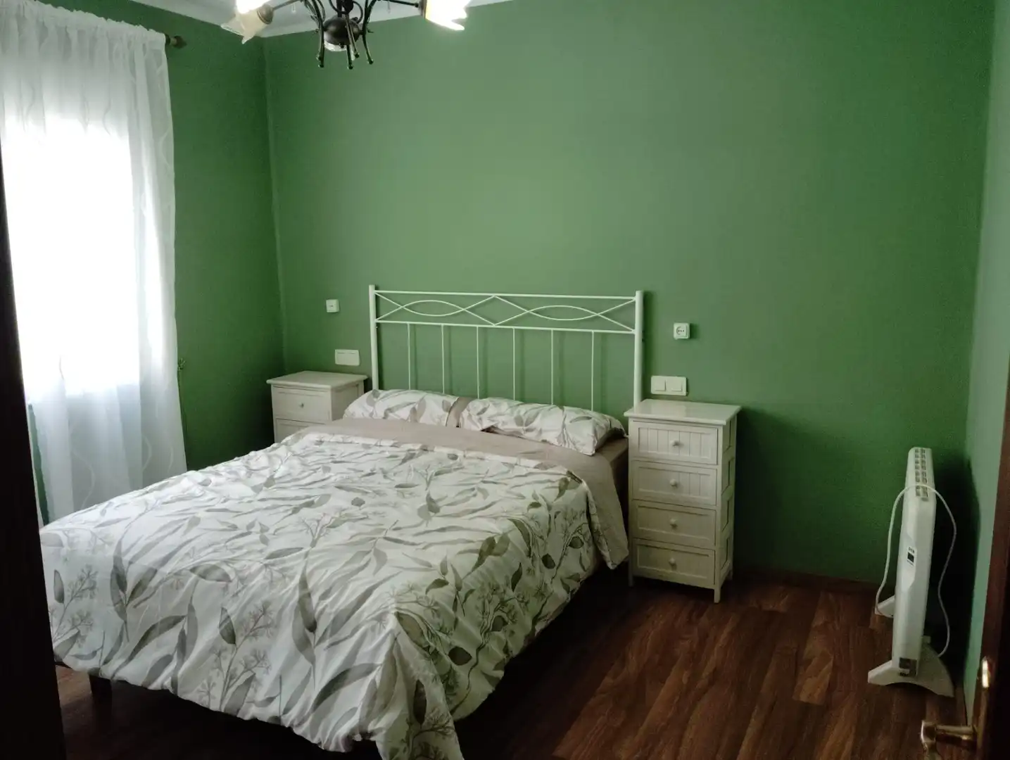 Bedroom of Flat for rent in Oviedo   with Heating, Furnished and Oven