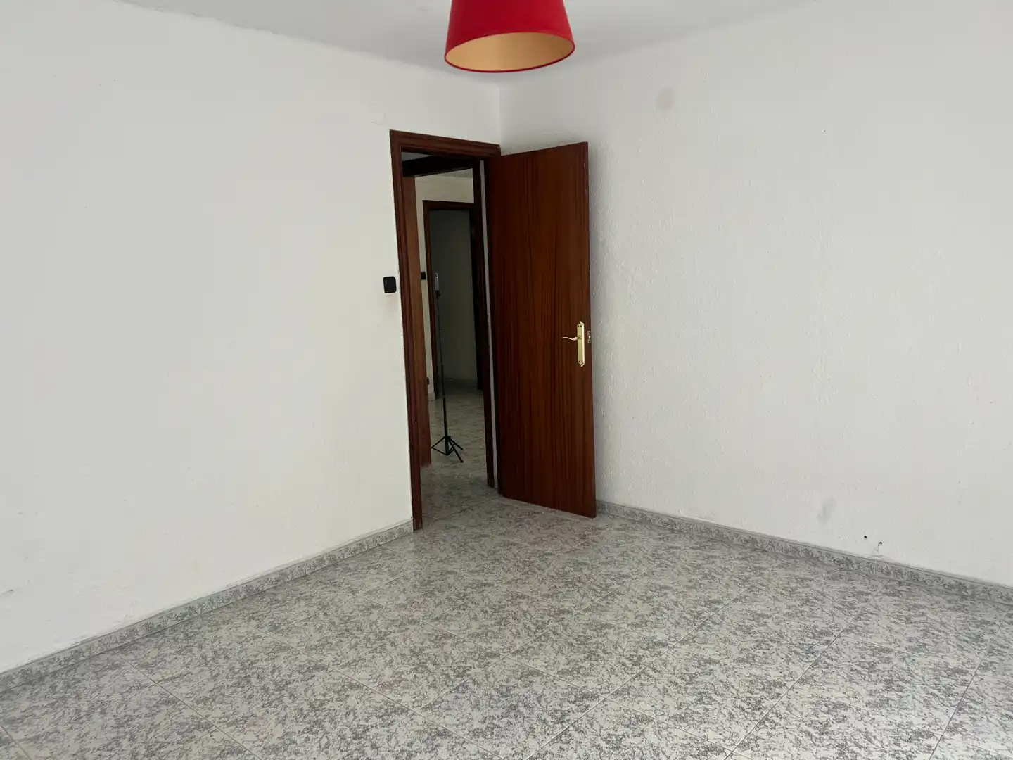 Habitación de Piso en venta en Badalona con Horno, Balcón y Alarma