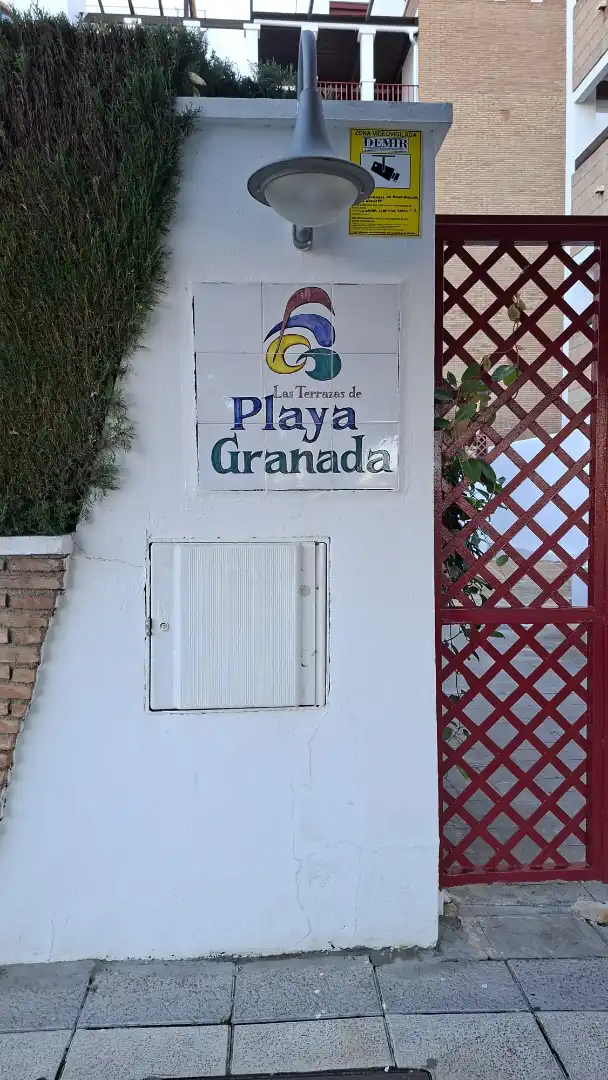 Wohnungen zur Miete in Motril mit Klimaanlage, Heizung und Privatgarten