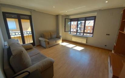 Living room of Flat to rent in Salamanca Capital  with Heating and Furnished