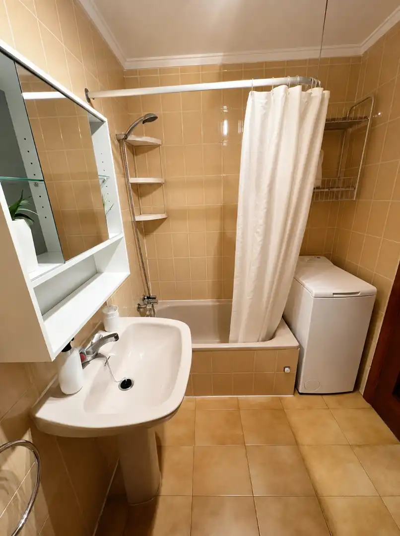 Badezimmer von Wohnung zur Miete in Santander mit Heizung, Terrasse und Möbliert