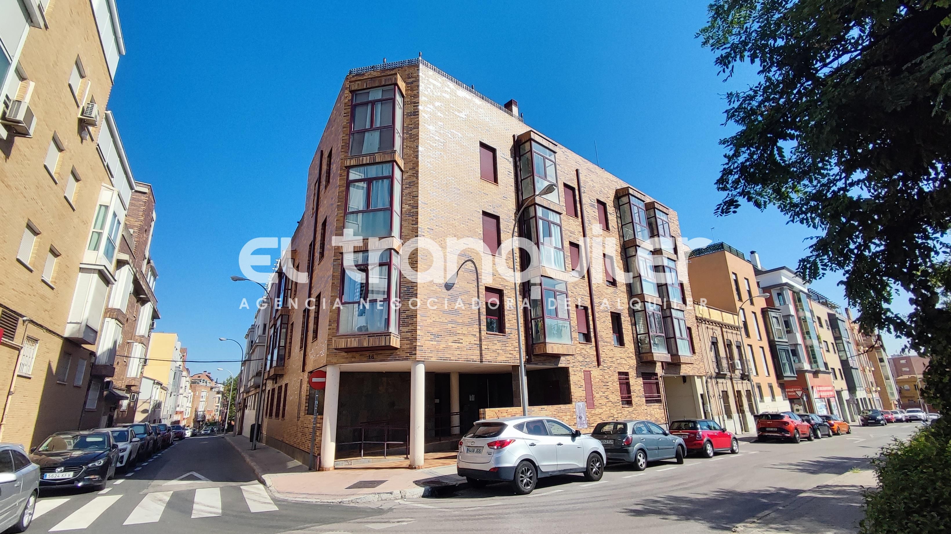 Exterior view of Flat to rent in  Madrid Capital  with Air Conditioner and Washing machine
