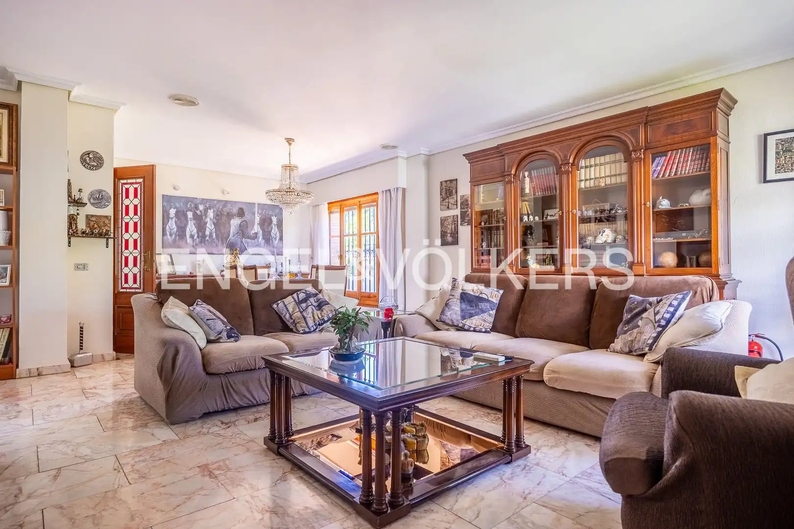 Sala d'estar de Casa o xalet en venda en Sevilla amb Calefacció, Jardí privat i Parquet