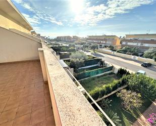 Exterior view of Single-family semi-detached for sale in Benicarló  with Air Conditioner and Terrace