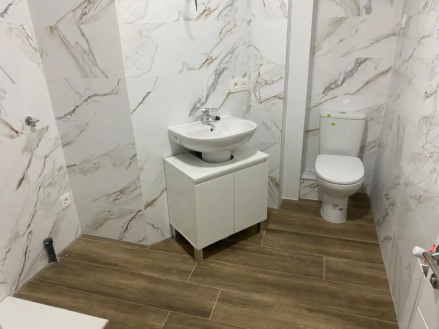 Bathroom of Flat for sale in El Perchel