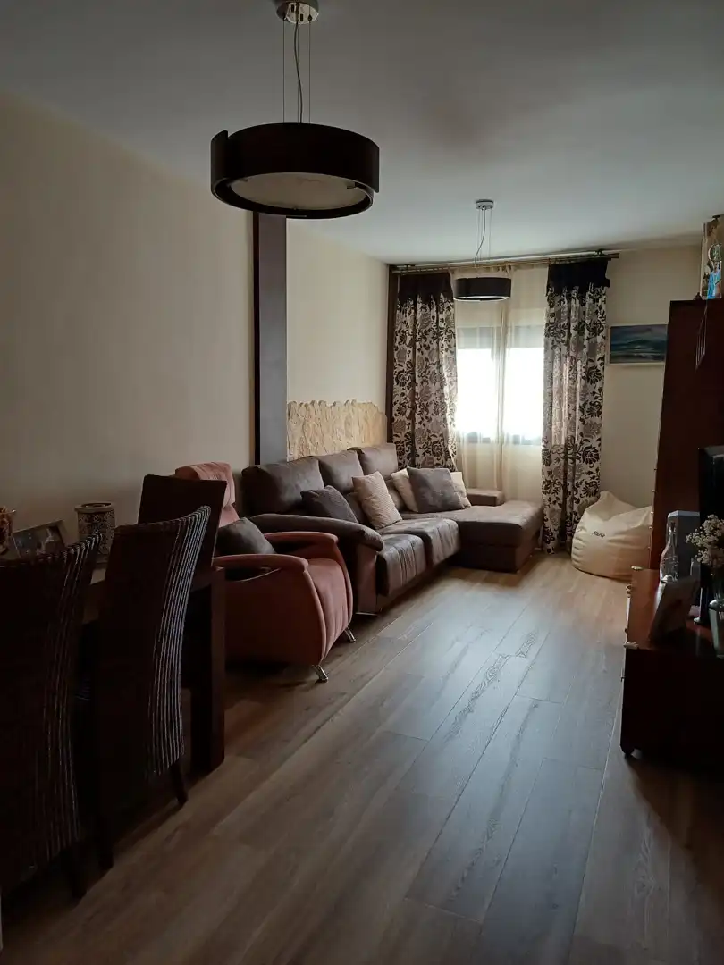 Living room of Flat for sale in Úbeda  with Air Conditioner, Heating and Oven