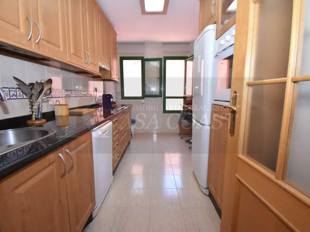Cocina de Dúplex en venta en Fuengirola con Aire acondicionado, Jardín privado y Terraza