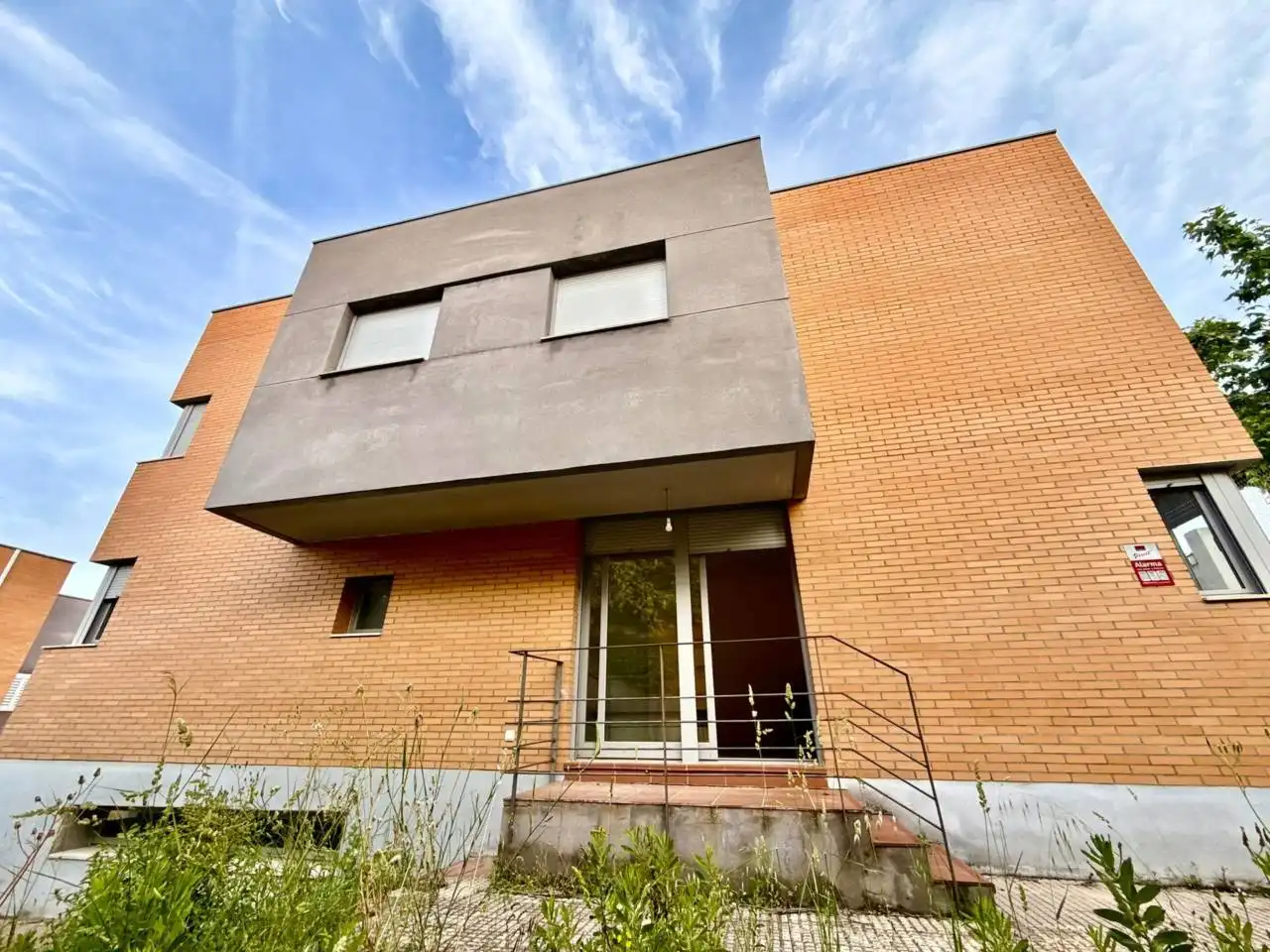 Vista exterior de Casa adosada en venta en Bargas con Calefacción, Jardín privado y Alarma