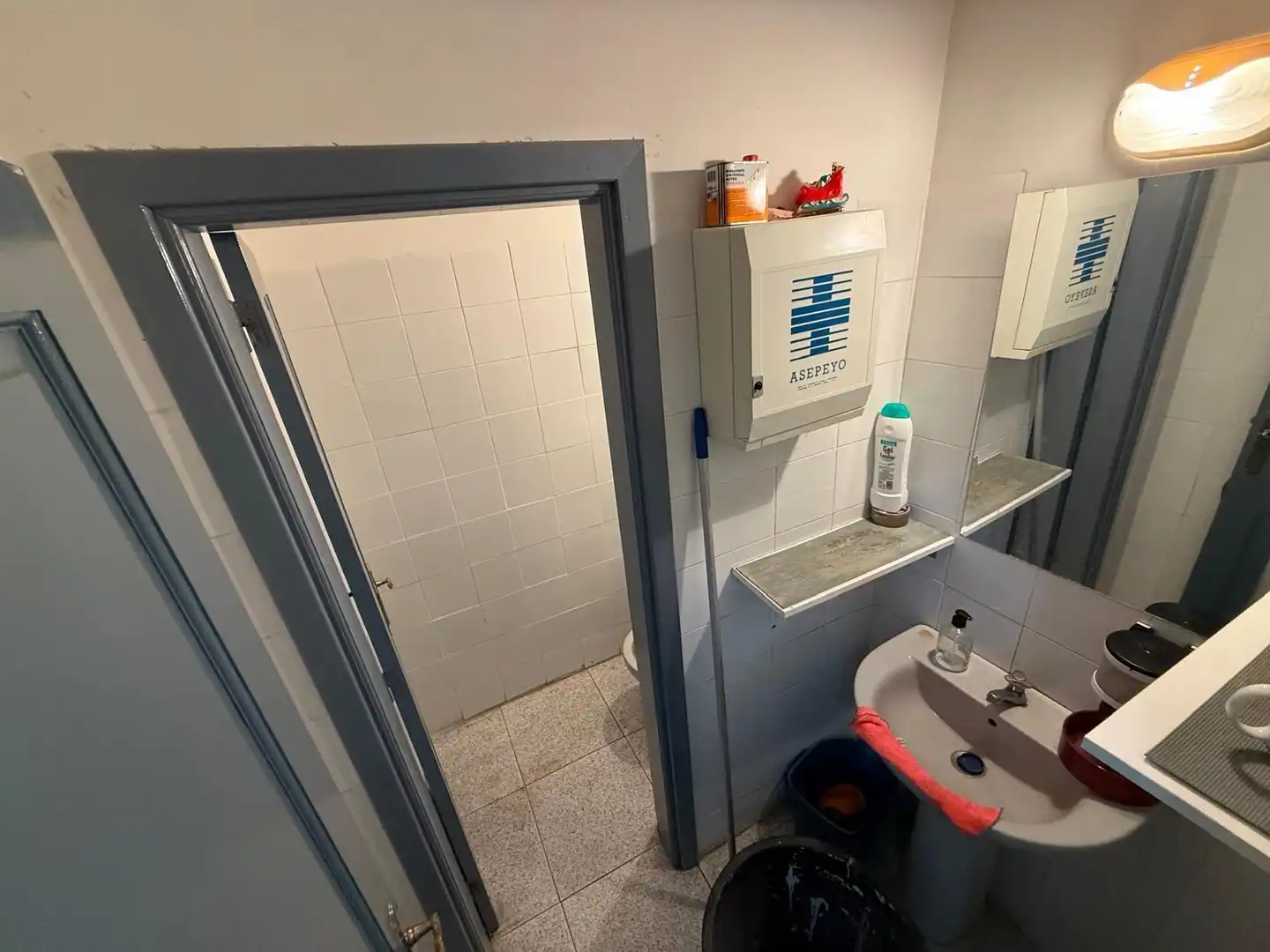 Bathroom of Commercial properties for sale in San Cristóbal de la Laguna  with Air Conditioner and Furnished