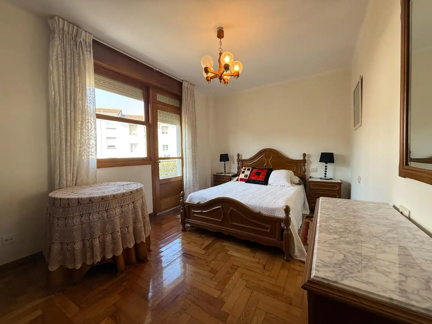 Dormitori de Casa o xalet en venda en Vigo  amb Terrassa i Balcó