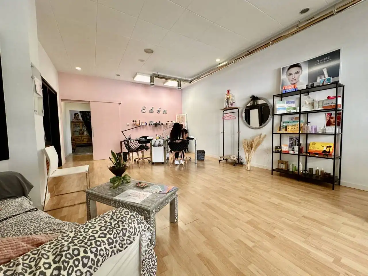 Local comercial en traspaso en Calle Montserrat 54