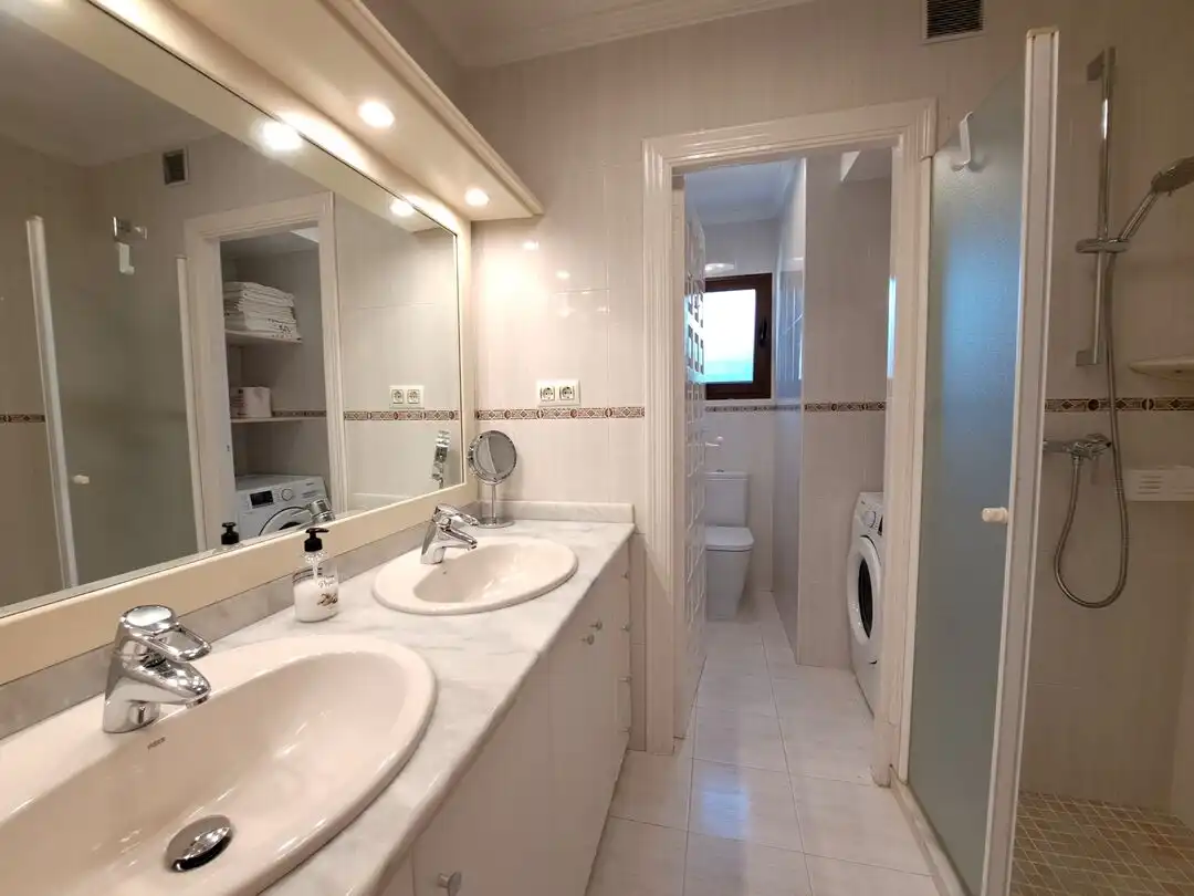 Badezimmer von Einfamilien-Reihenhaus zum Verkauf in Moraira