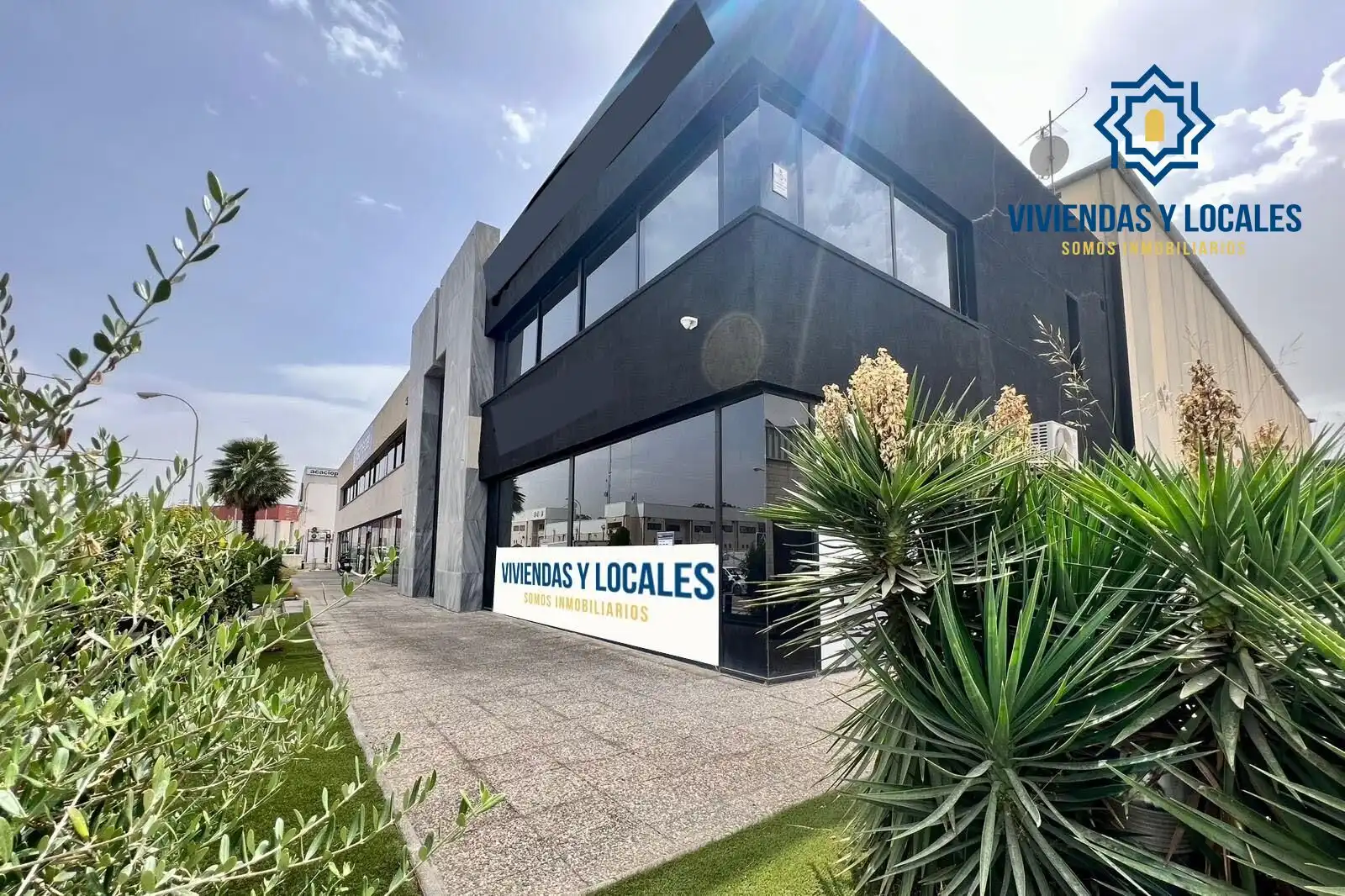 Exterior view of Office for rent in Granada