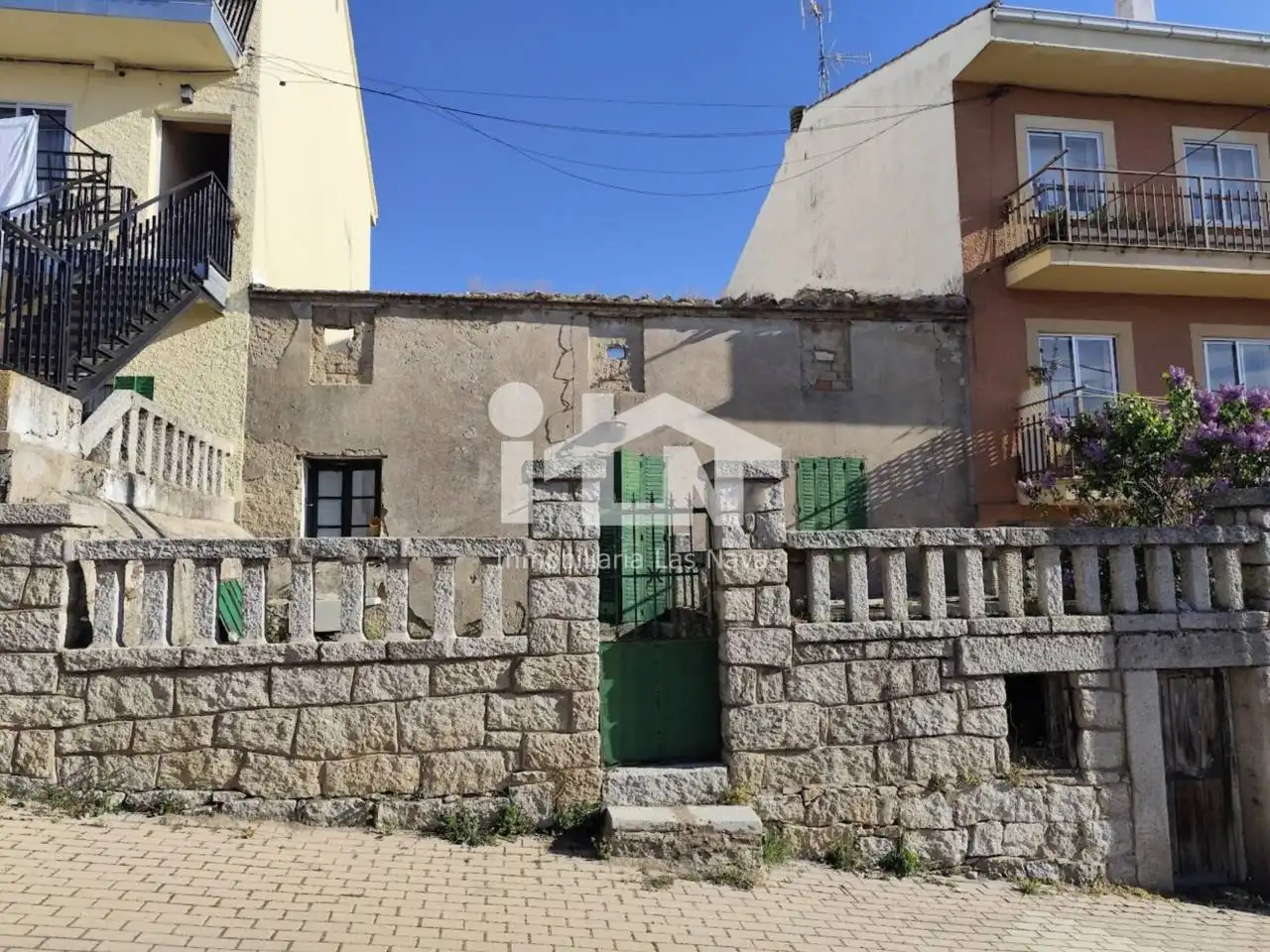 Vista exterior de Casa o chalet en venta en Las Navas del Marqués  con Jardín privado