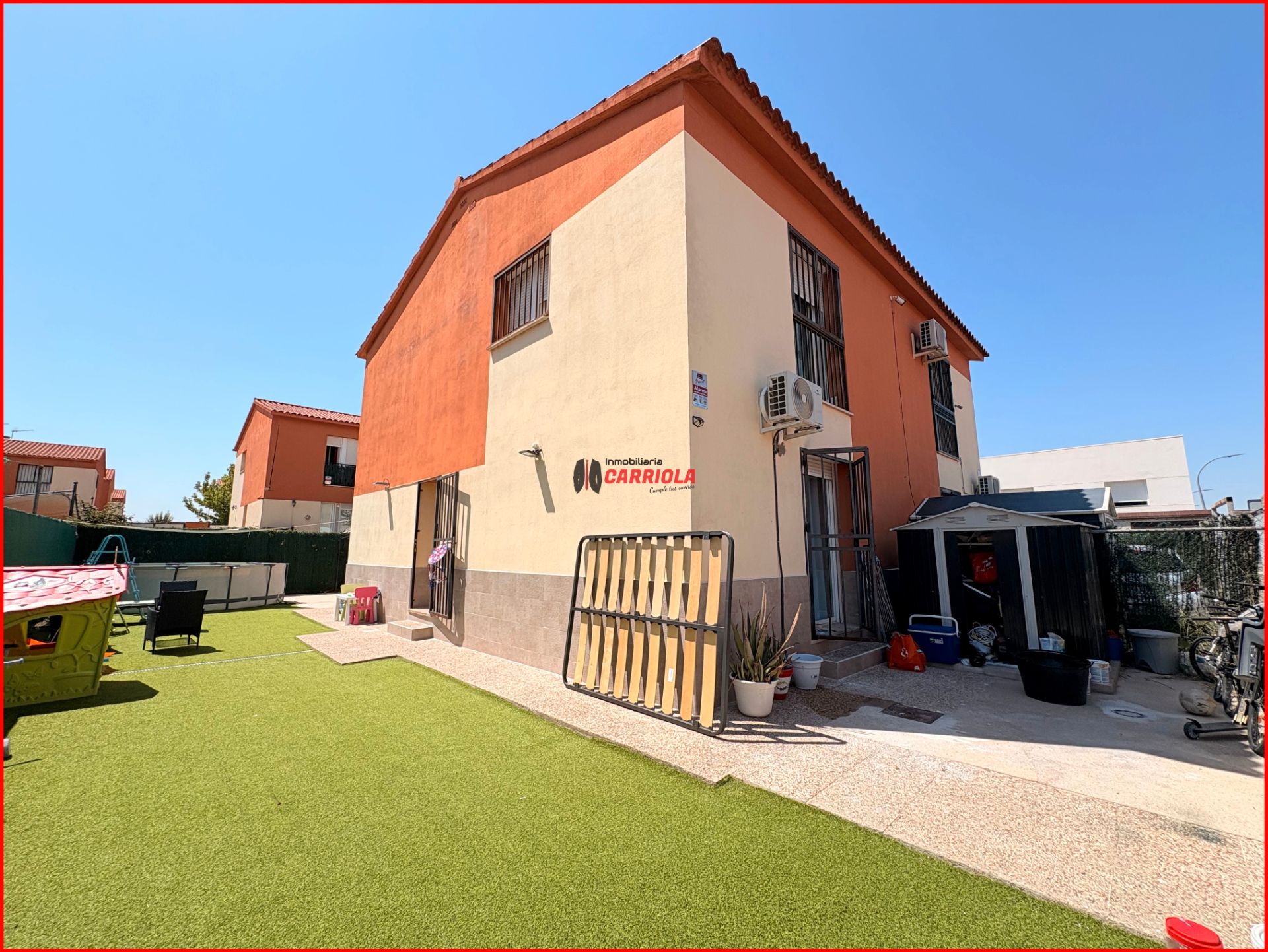 Vista exterior de Casa adosada en venda en Novés amb Aire condicionat, Calefacció i Jardí privat