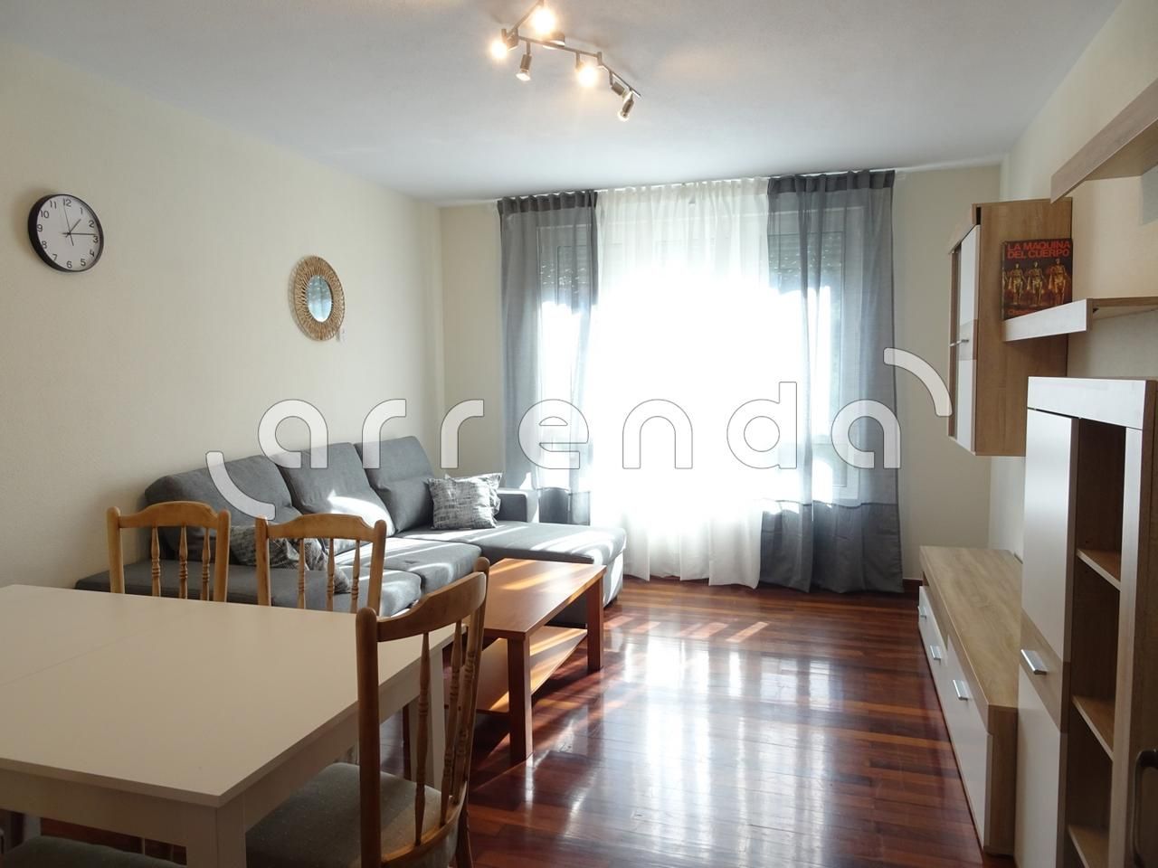 Living room of Flat to rent in Santander  with Heating, Parquet flooring and Storage room