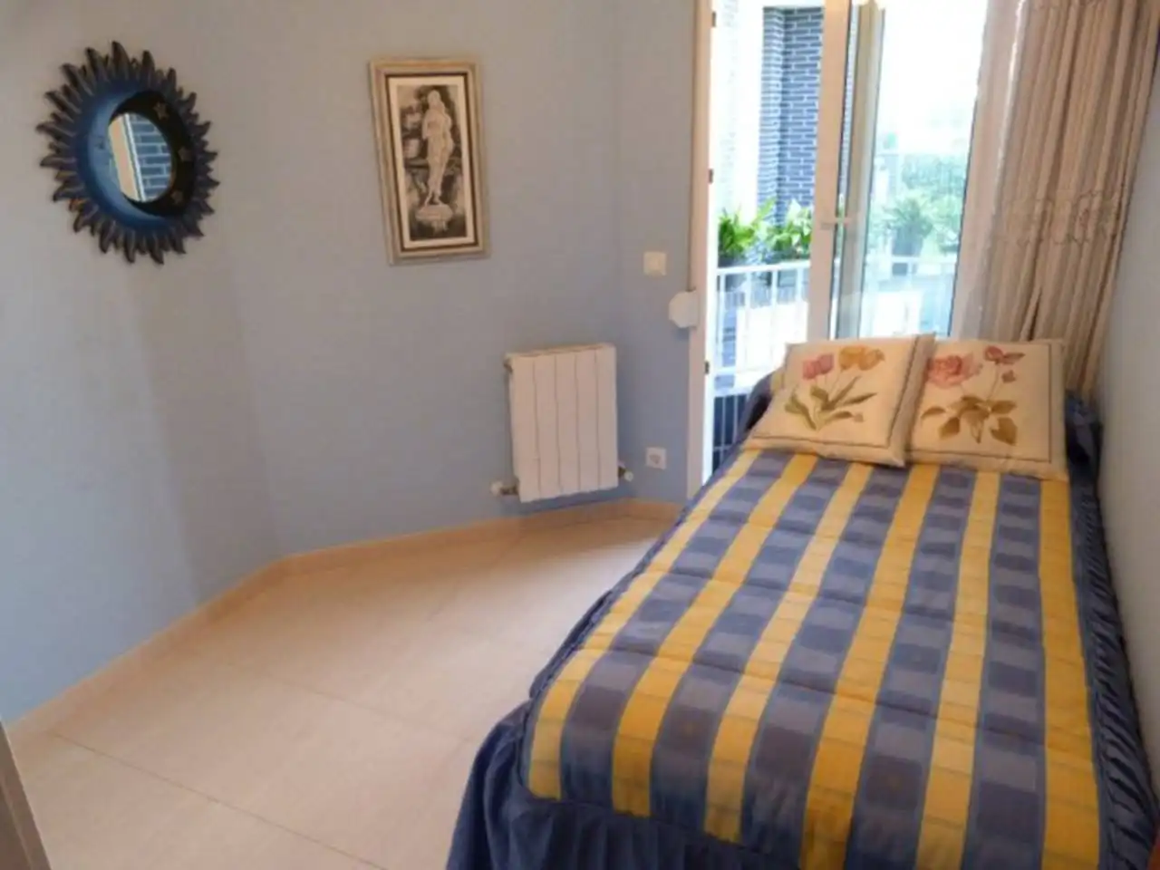Dormitori de Apartament de lloguer en Noja amb Calefacció, Jardí privat i Terrassa