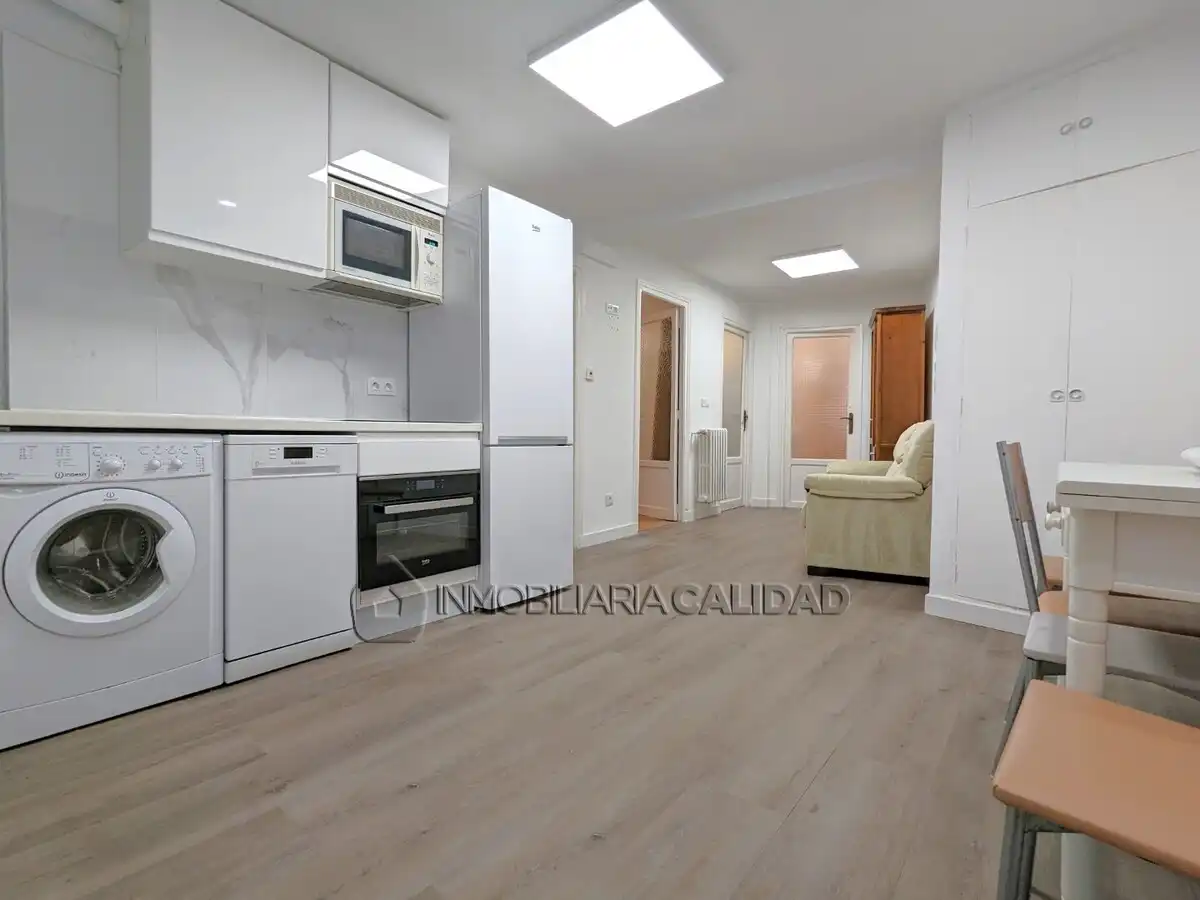 Cocina de Piso de alquiler en Burgos con Calefacción y Amueblado