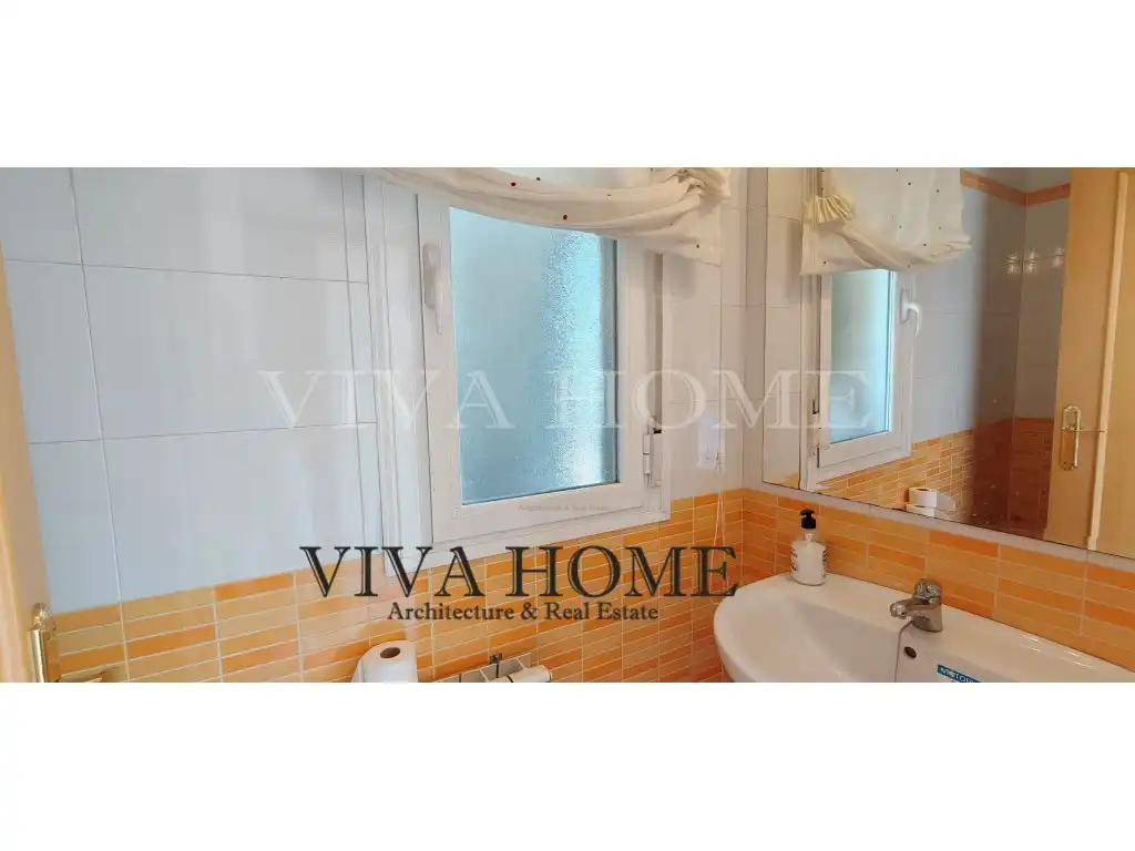 Bathroom of Houses for sale in Parla