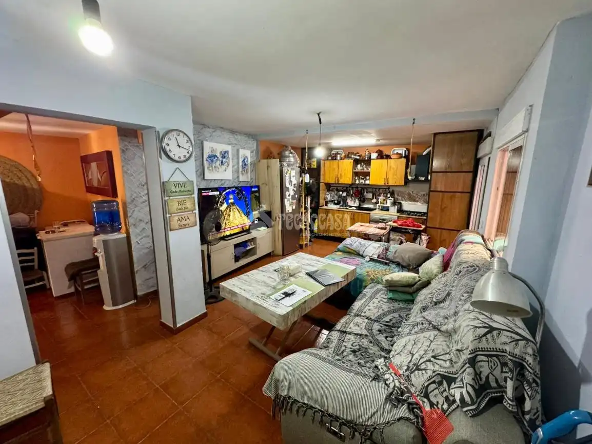Sala de estar de Casa adosada en venta en Tarancón con Terraza y Internet