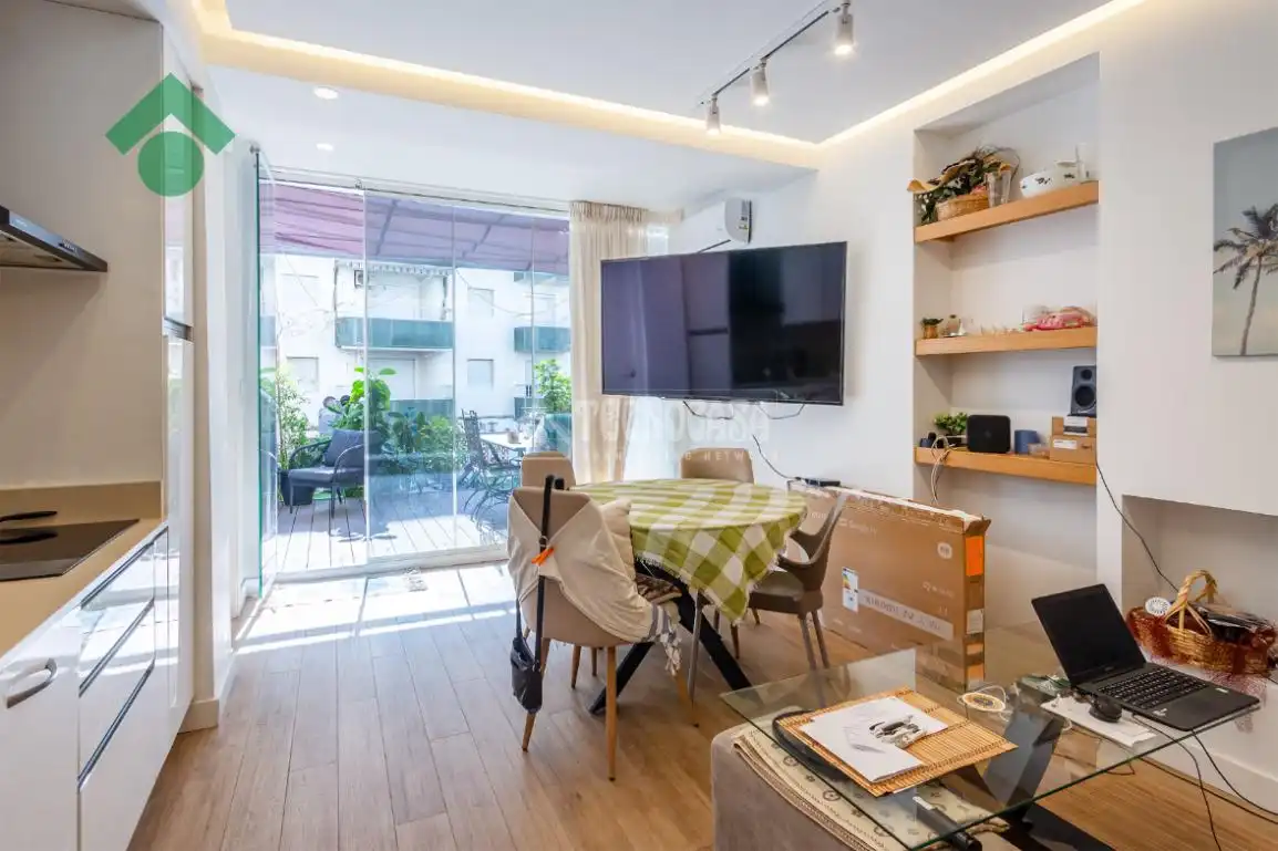 Sala d'estar de Pis en venda en Almuñécar amb Aire condicionat i Terrassa