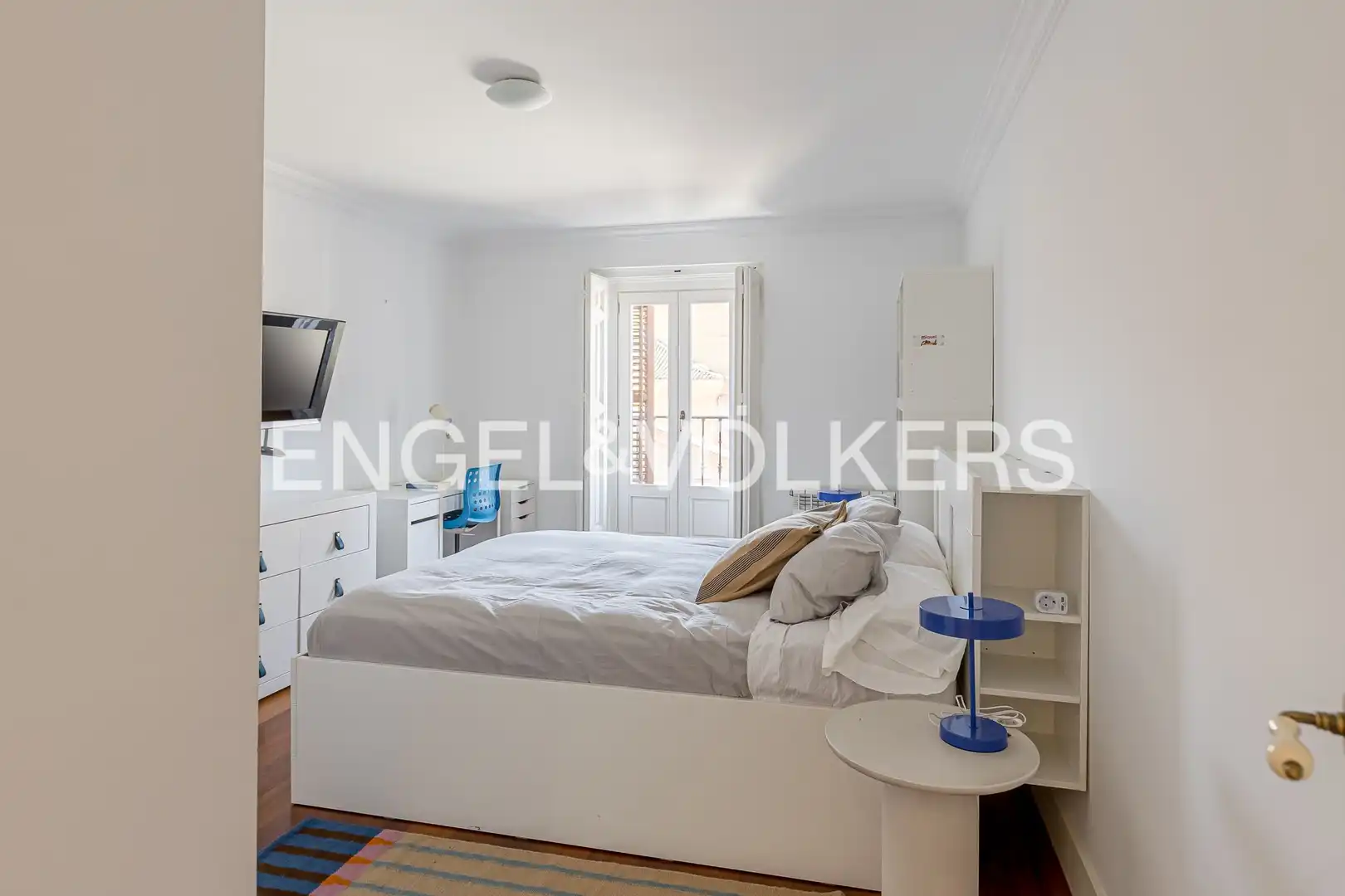 Bedroom of Flat for rent in Madrid  with Air Conditioner, Heating and Balcony