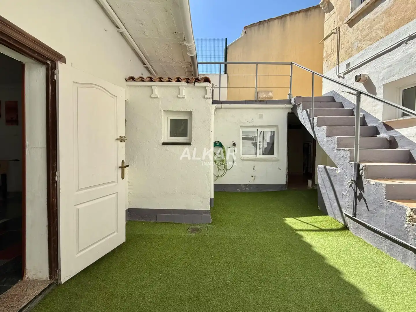 Vista exterior de Casa o chalet en venta en Tudela con Aire acondicionado, Calefacción y Parquet