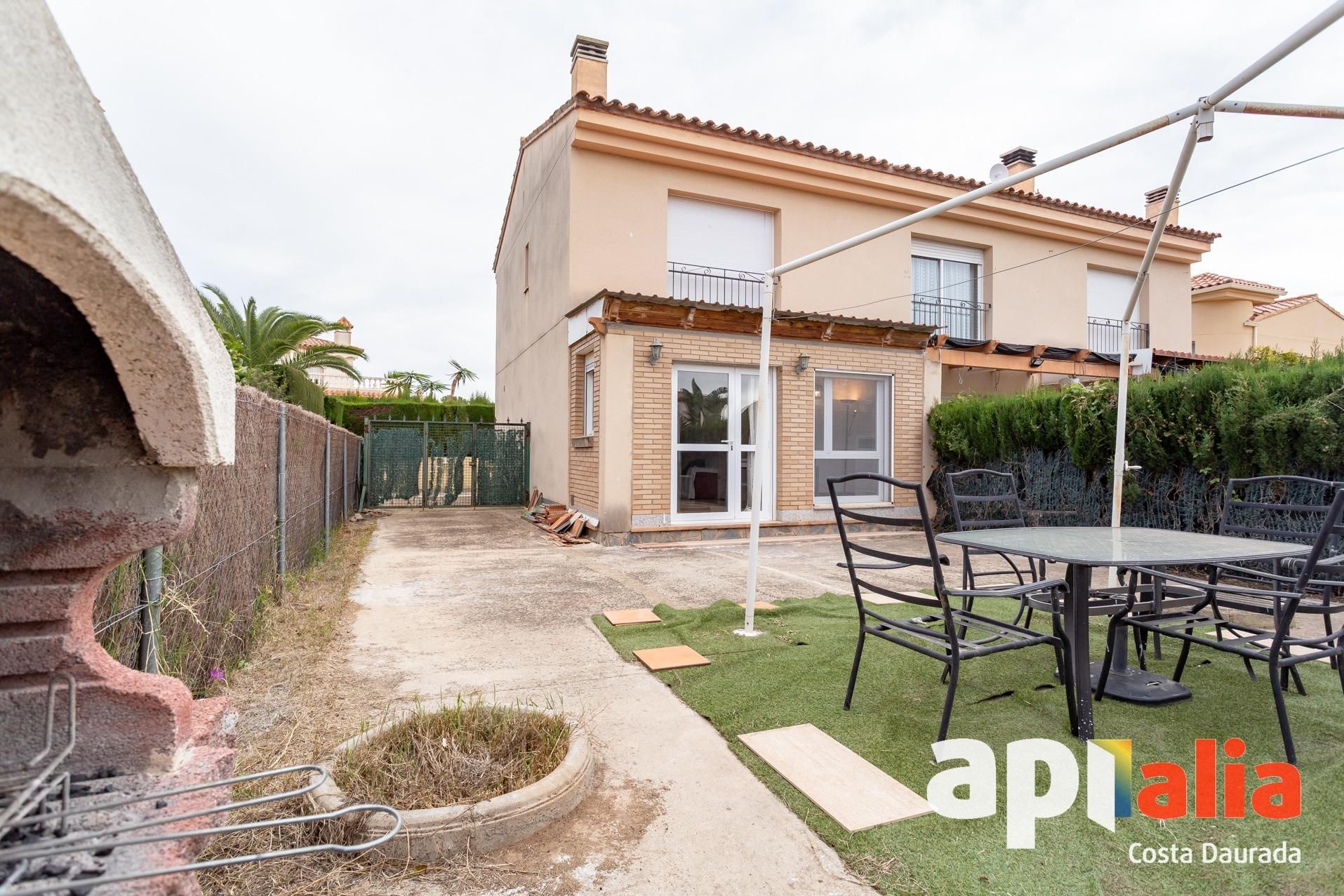 Jardí de Casa adosada en venda en Mont-roig del Camp amb Jardí privat, Terrassa i Piscina comunitària