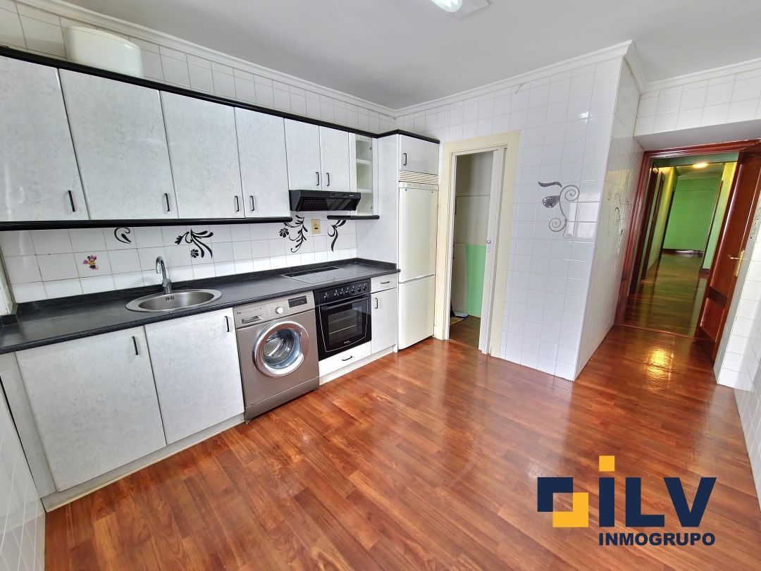 Kitchen of Flat for sale in Santurtzi   with Terrace
