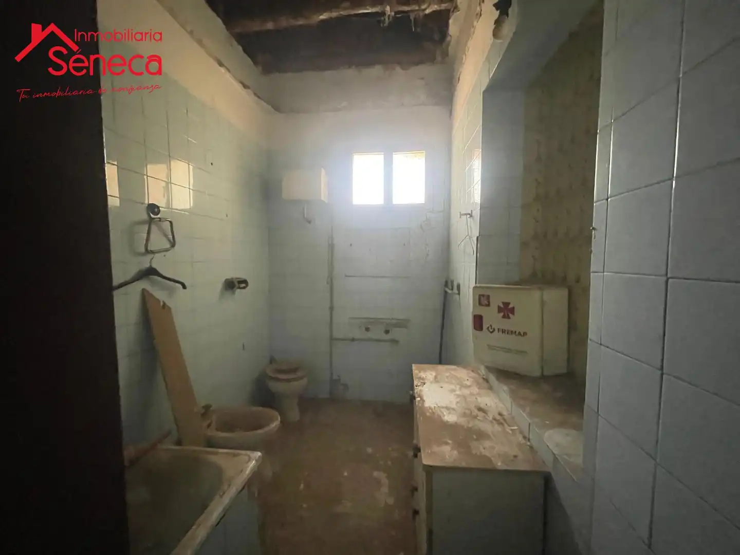 Bany de Casa adosada en venda en Córdoba amb Terrassa