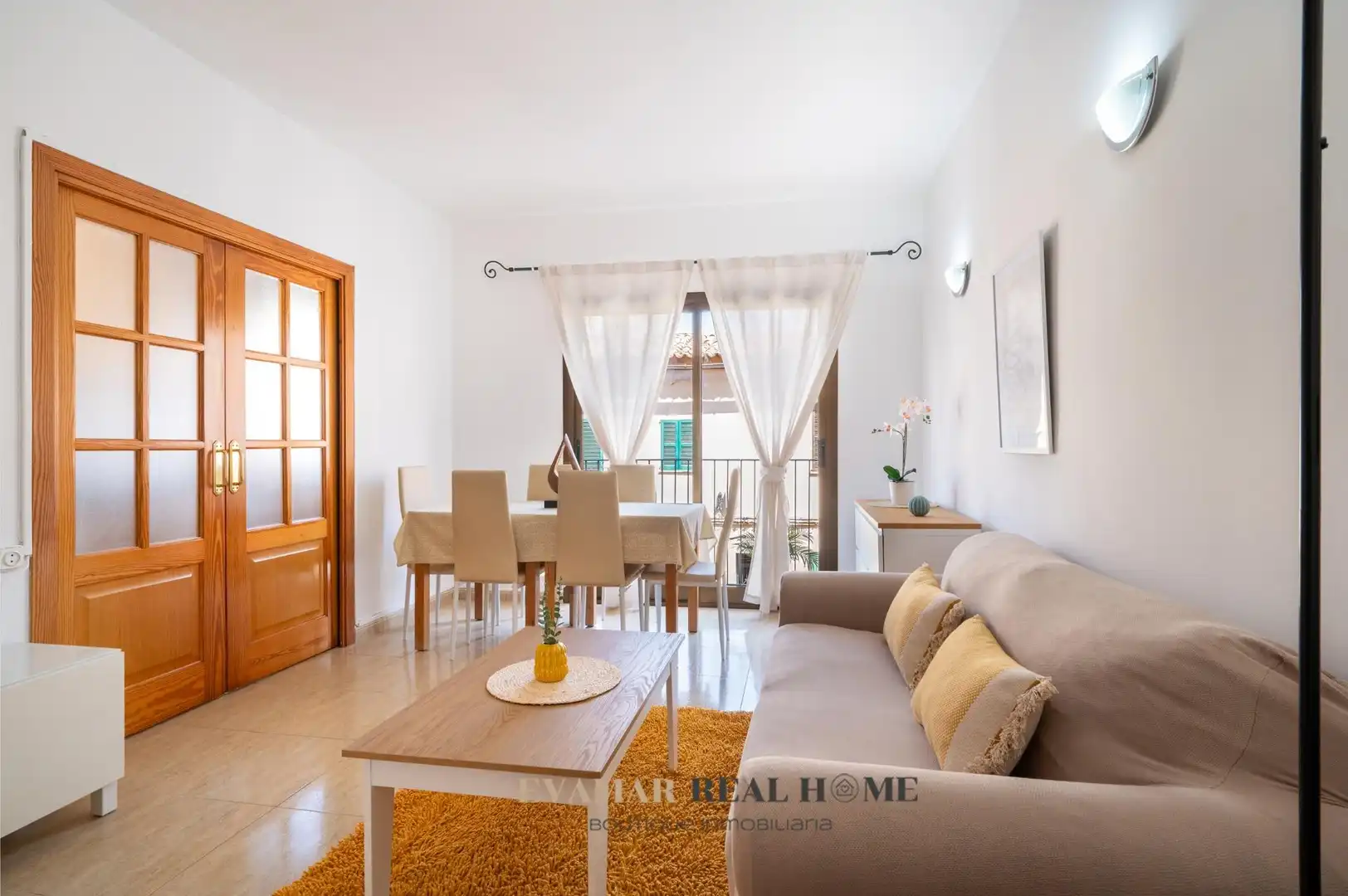 Living room of Flat for rent in  Palma de Mallorca  with Heating, Terrace and Furnished
