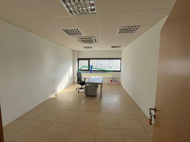 Oficina en Alquiler en Sur