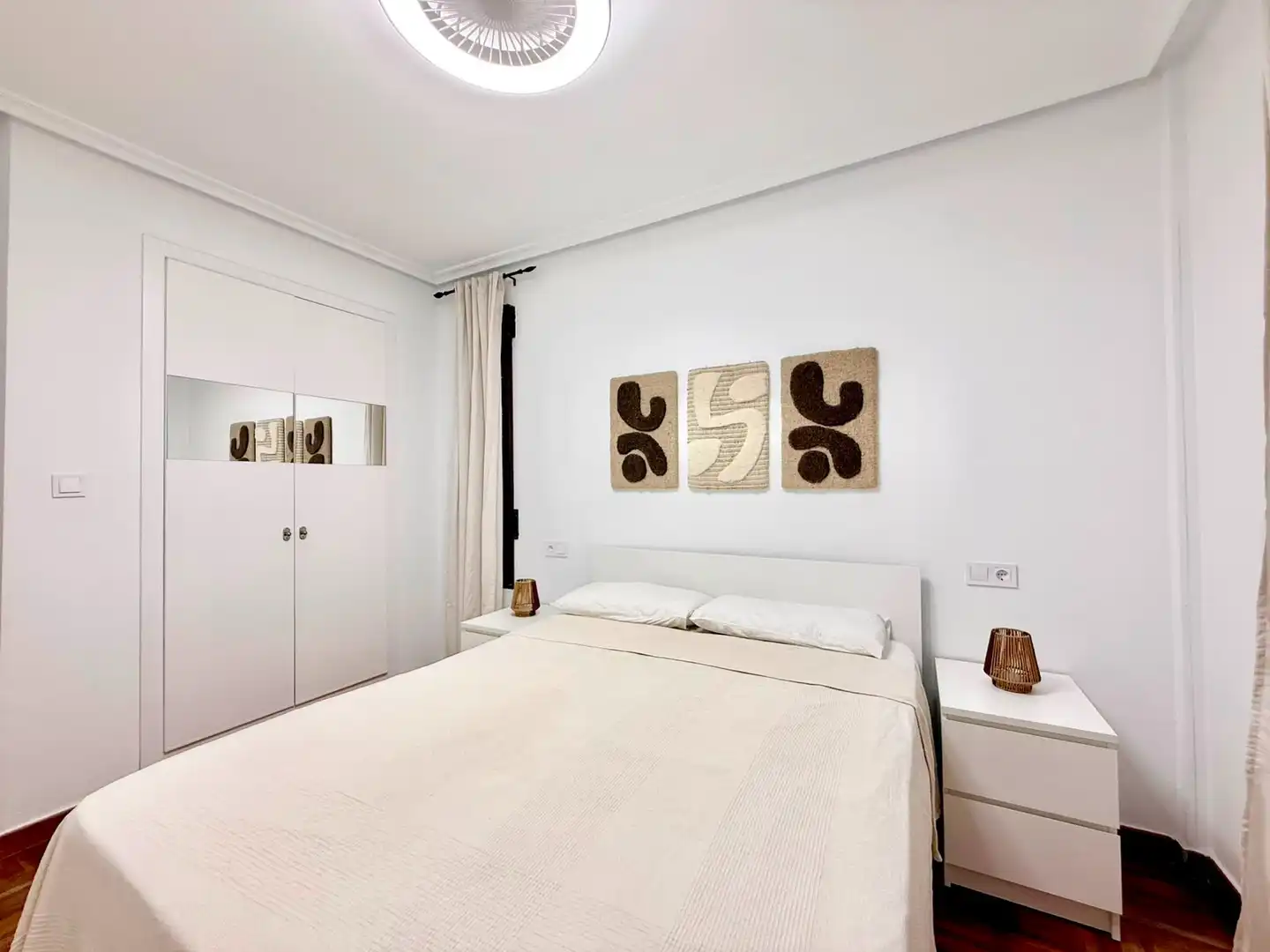 Habitación de Casa o chalet de alquiler en Torrevieja con Aire acondicionado, Amueblado y Horno