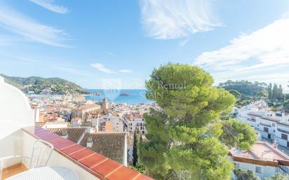 Vista exterior de Casa adosada en venda en Tossa de Mar amb Terrassa