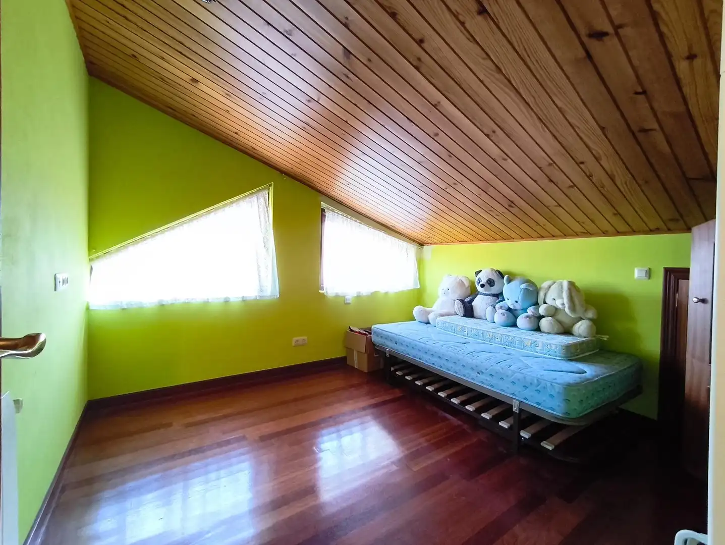 Habitación de Casa adosada en venta en Castañeda con Calefacción, Jardín privado y Terraza