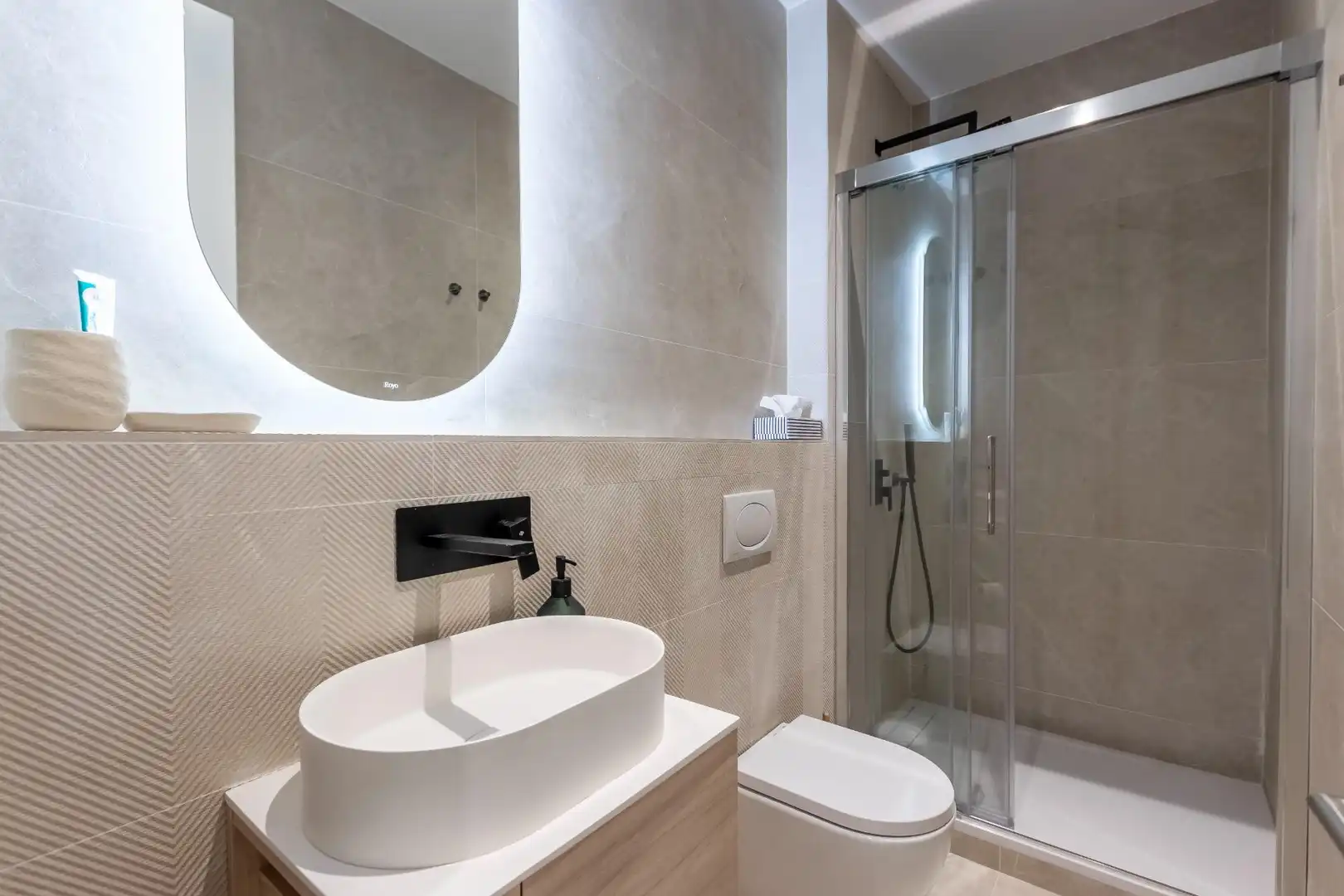 Baño de Apartamento de alquiler en Madrid con Aire acondicionado, Calefacción y Amueblado