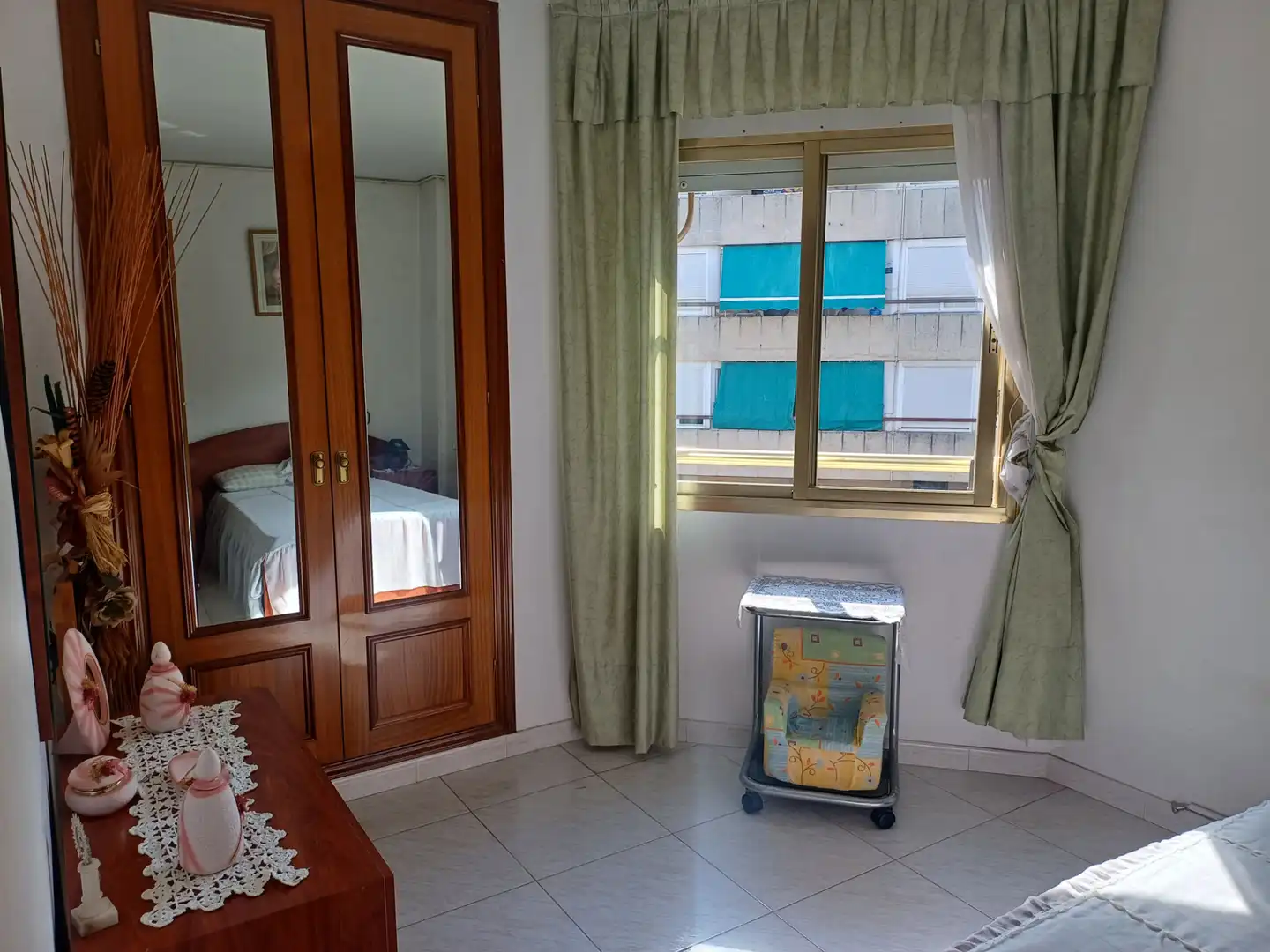 Habitación de Apartamento en venta en Pineda de Mar con Calefacción, Terraza y Amueblado