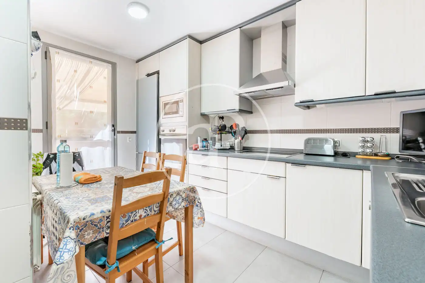Kitchen of Flat for sale in Madrid  with Heating, Private garden and Terrace