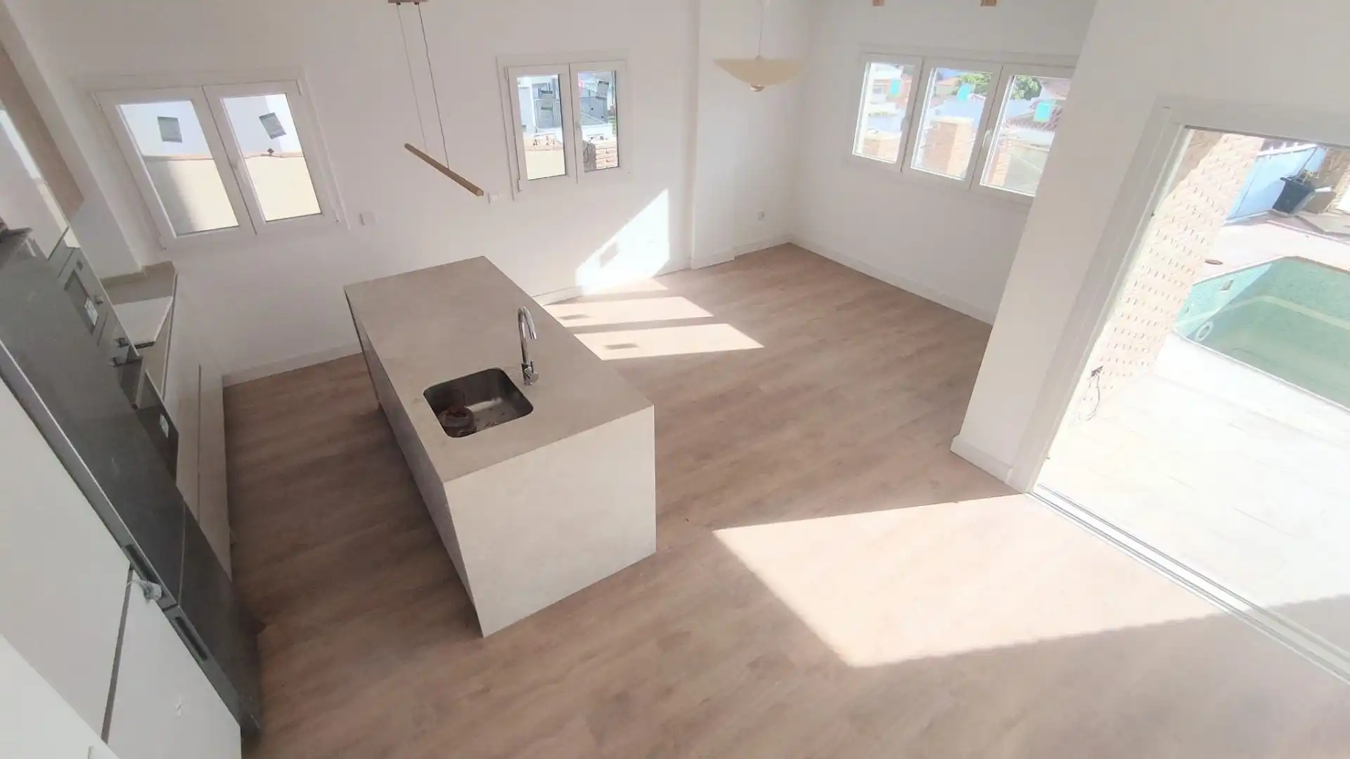Küche von Maisonette zum Verkauf in Torremolinos mit Klimaanlage, Terrasse und Abstellraum