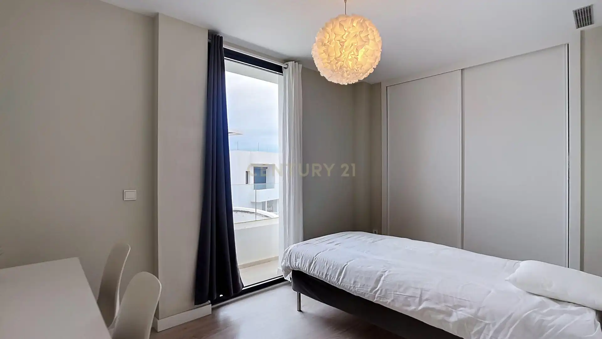 Habitación de Casa adosada de alquiler en Fuengirola con Aire acondicionado, Trastero y Horno