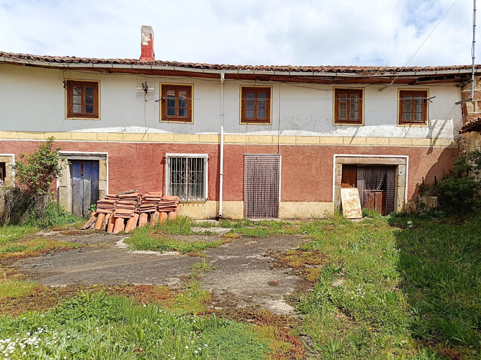 Vista exterior de Casa o xalet en venda en Cervera de Pisuerga