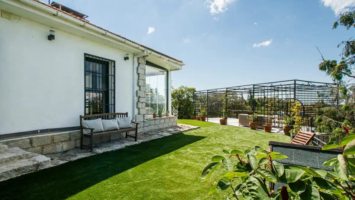 Terrassa de Casa o xalet en venda en Fresnedillas de la Oliva amb Aire condicionat, Calefacció i Jardí privat