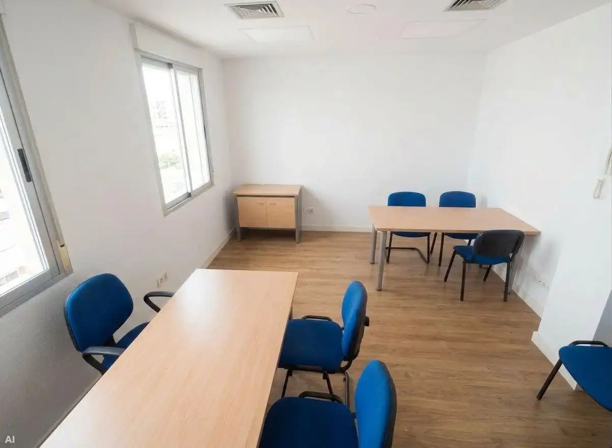 Büro zur Miete in Cáceres mit Klimaanlage und Möbliert