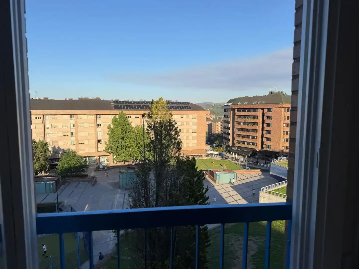 Terrassa de Pis de lloguer en Oviedo  amb Parquet, Traster i Moblat