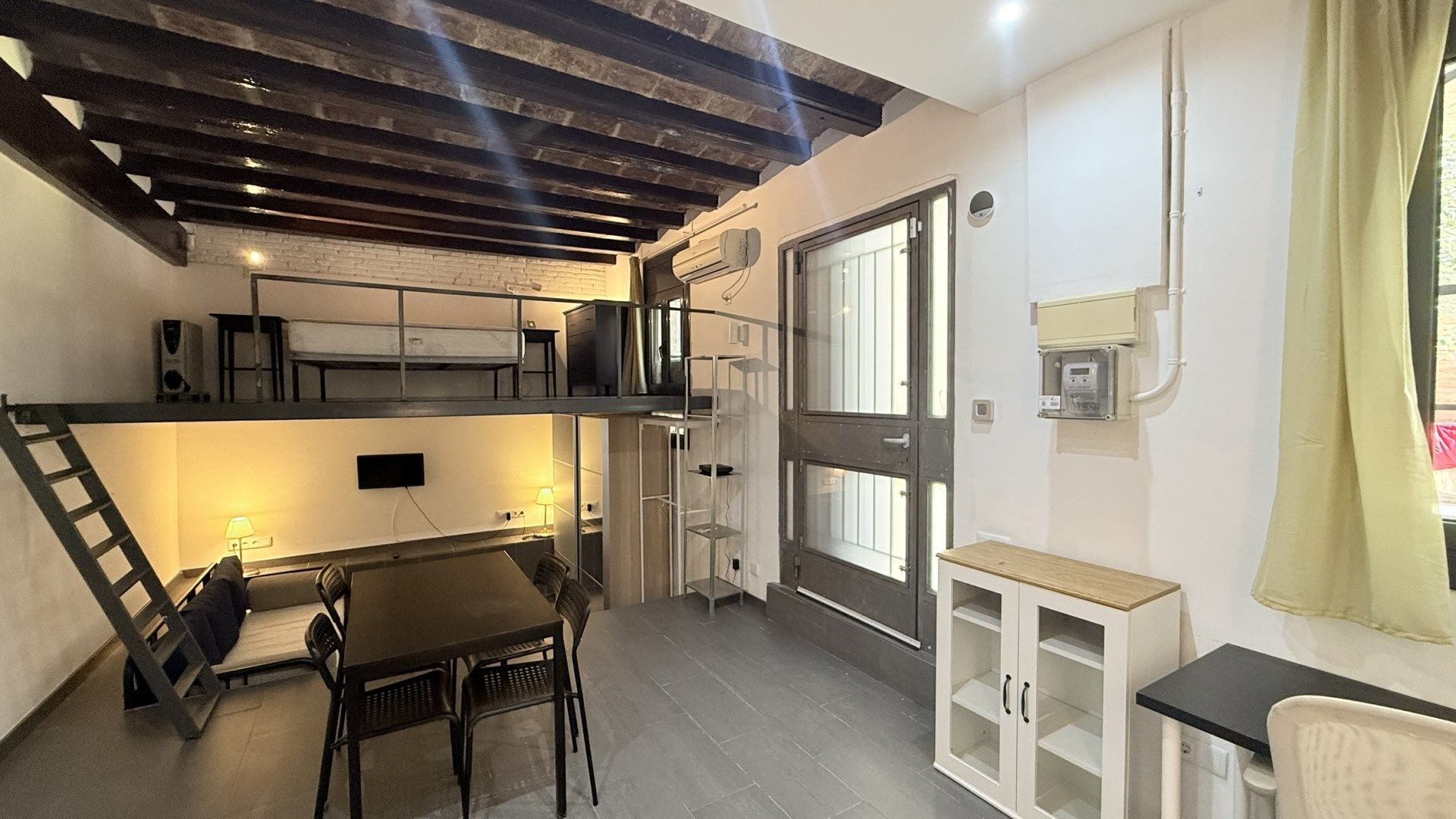 Premises to rent in  Barcelona Capital  with Air Conditioner and Furnished