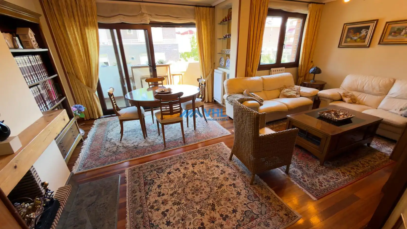 Sala d'estar de Pis de lloguer en Castro-Urdiales amb Calefacció, Jardí privat i Terrassa