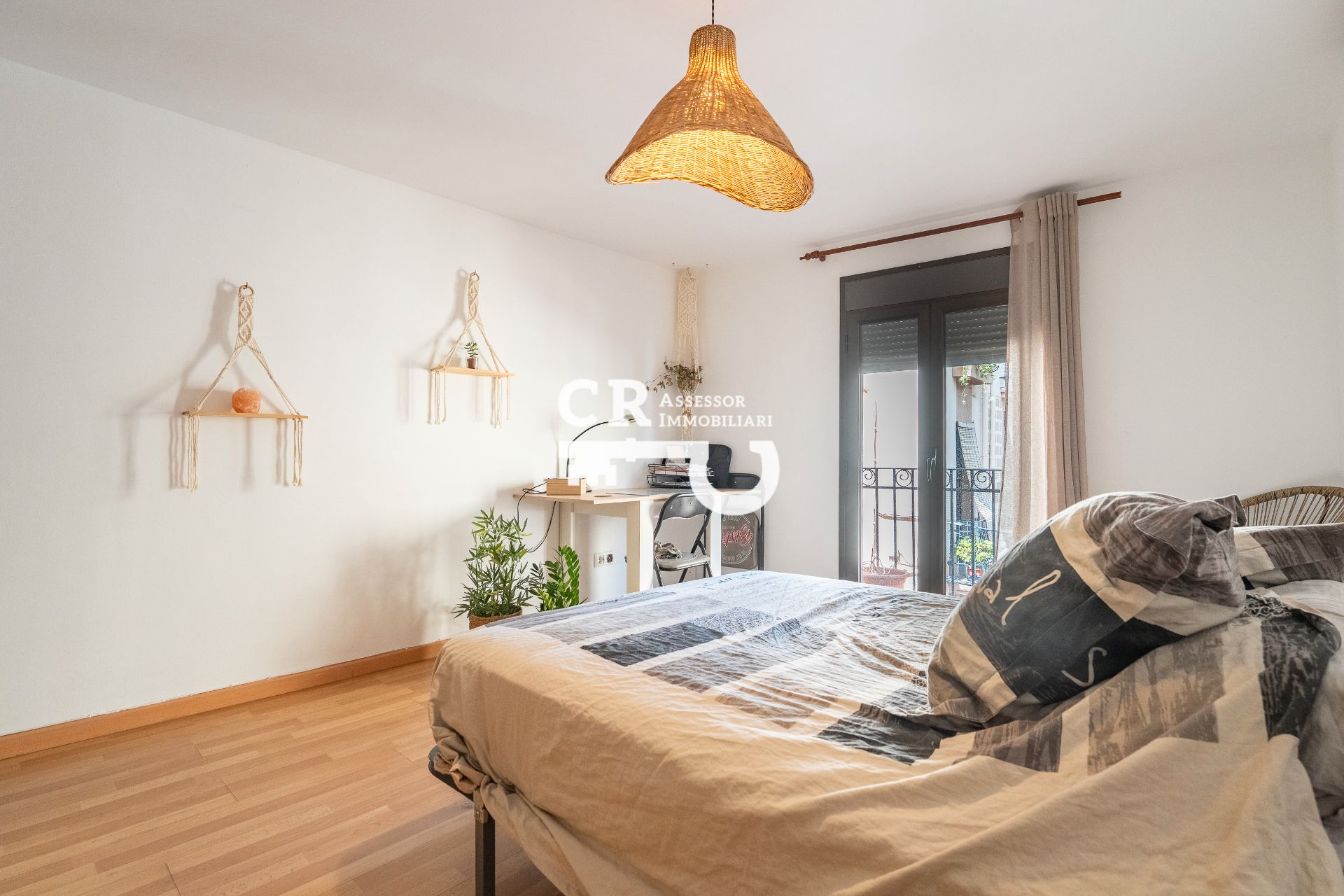 Dormitori de Pis en venda en Reus amb Aire condicionat, Parquet i Balcó