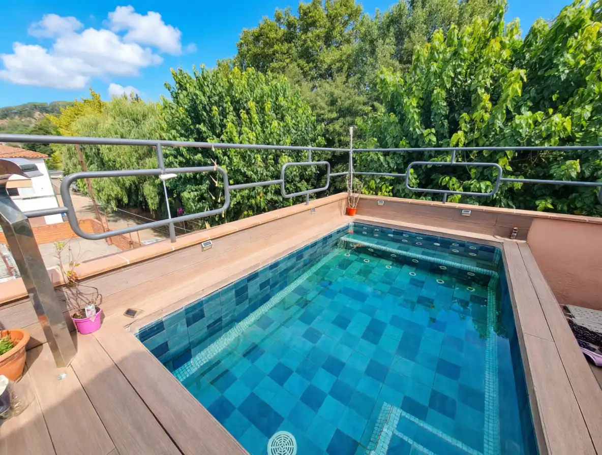 Schwimmbecken von Gebäude zum Verkauf in Sant Celoni