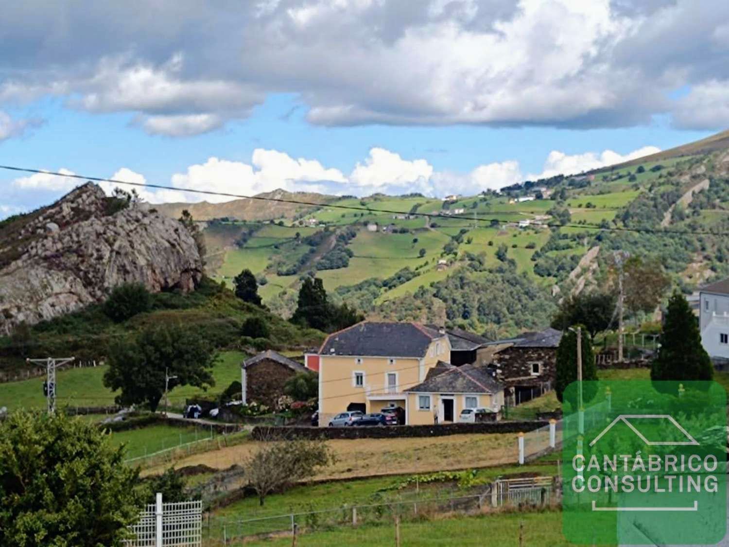 Exterior view of Country house for sale in Villayón  with Heating, Parquet flooring and Terrace